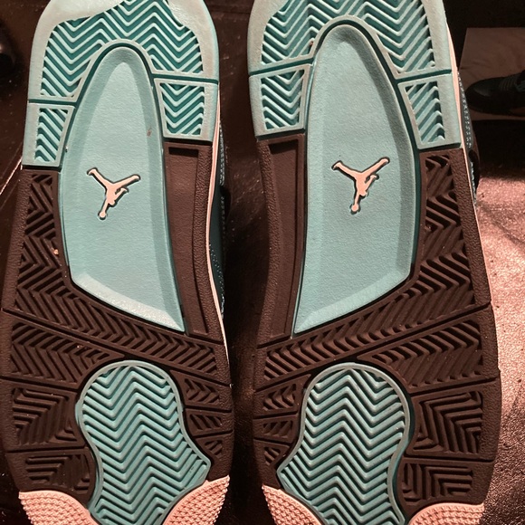 Size 4y Jordan Retro 4 30th BG “Teal” worn once - Picture 3 of 4
